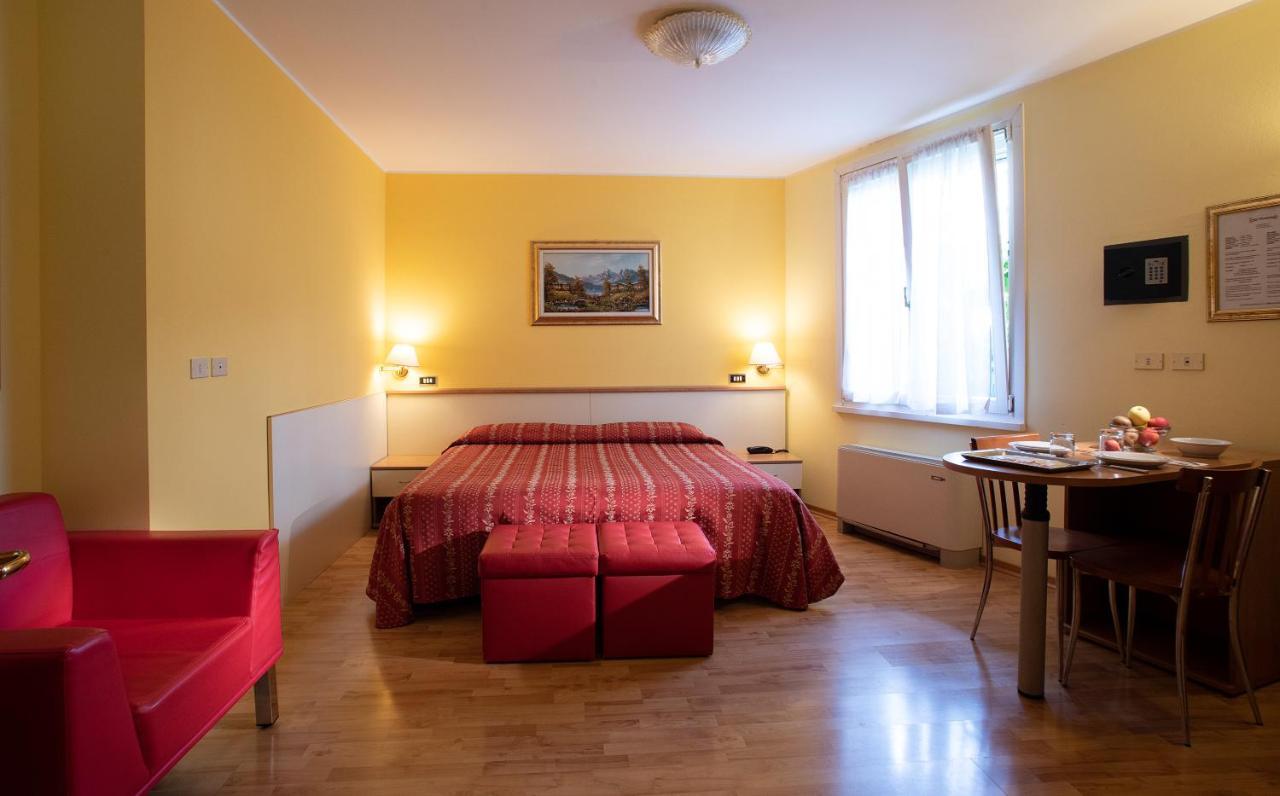 Hotel Montereale Pordenone Exteriör bild