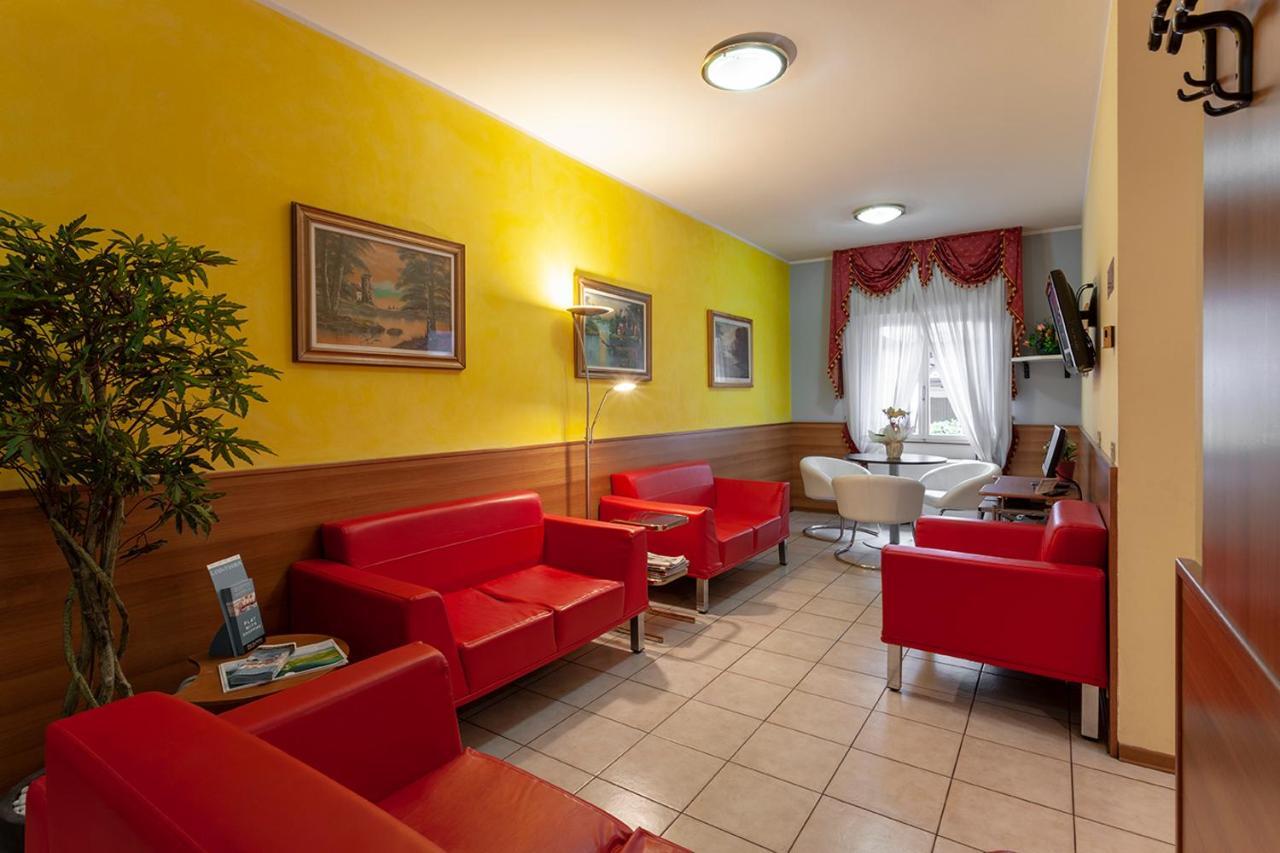 Hotel Montereale Pordenone Exteriör bild